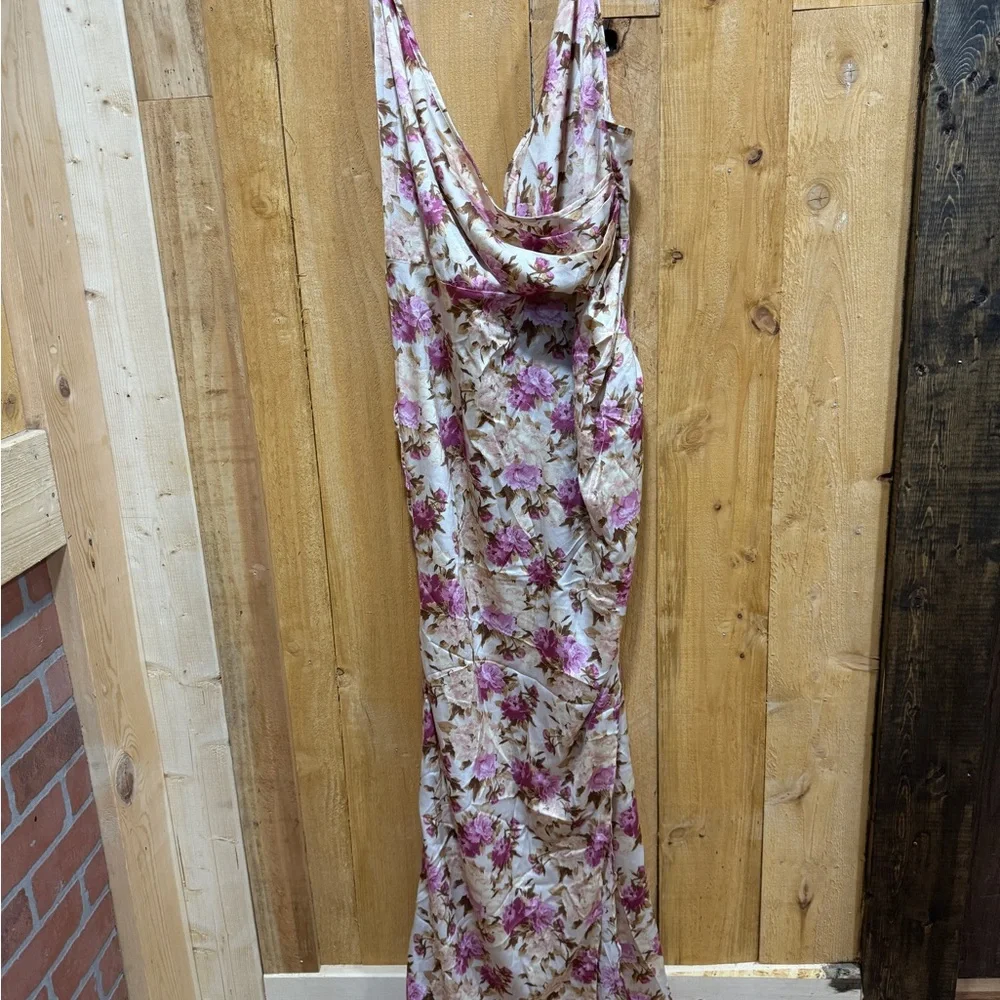 SHEIN Belle Plus Allover Floral Ruched high slit dress - Picture 2 of 7